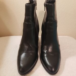 Forever 21 Ankle Booties with side zipper Almond toe Chunky Heel sz9